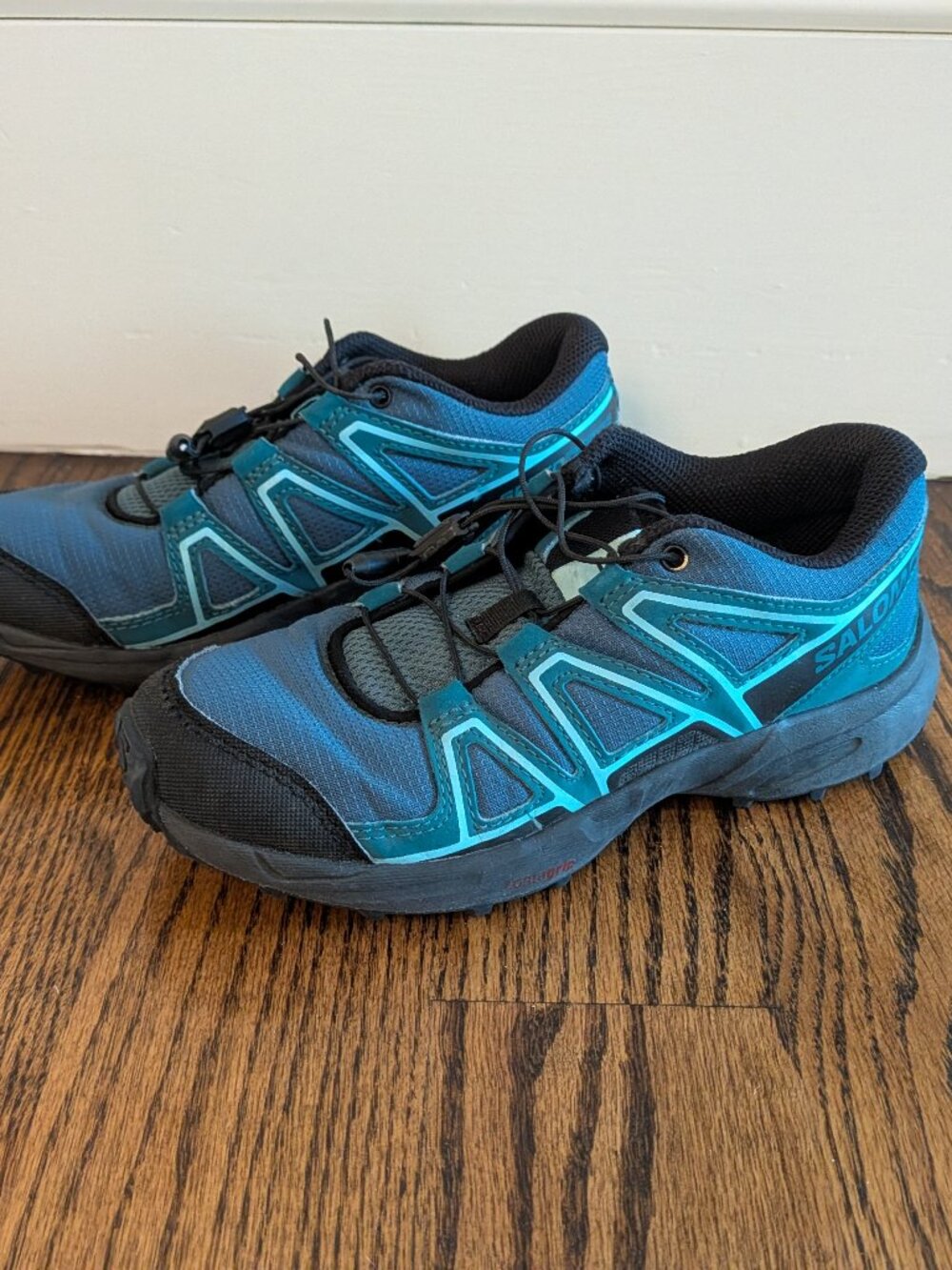 Salomon Speedcross Green Trail Shoes (Kid Size 2)